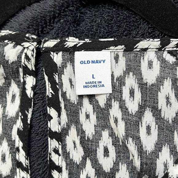 Women’s Old Navy Tribal Print Tank Top Size L - Picture 3 of 3